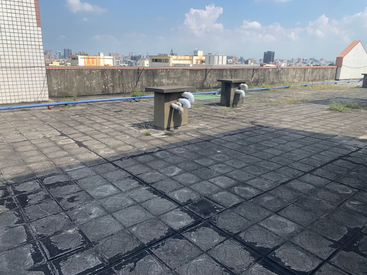 天倫街屋頂防水-施工前