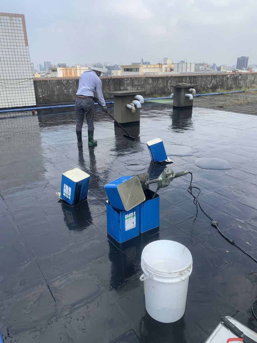 天倫街屋頂防水-施工中